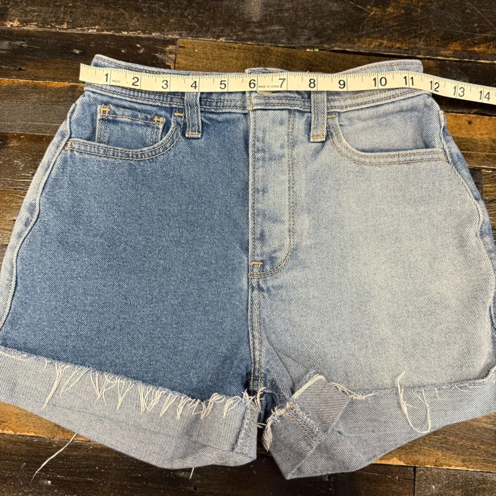Hollister Ultra High Rise Vintage Stretch Colorblock Denim Shorts Raw Hem 0